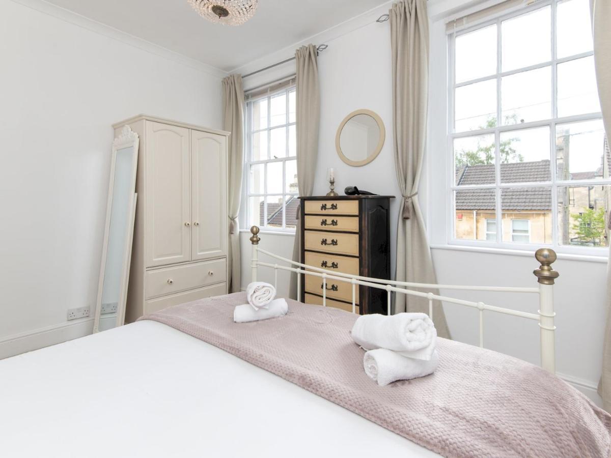 Pass The Keys Stylish 2 Bed Central Bath Apartment With Parking Exterior foto