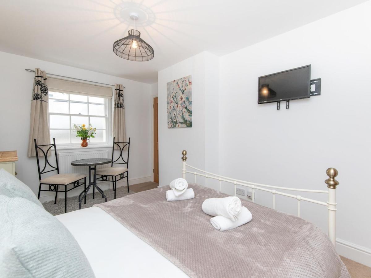 Pass The Keys Stylish 2 Bed Central Bath Apartment With Parking Exterior foto