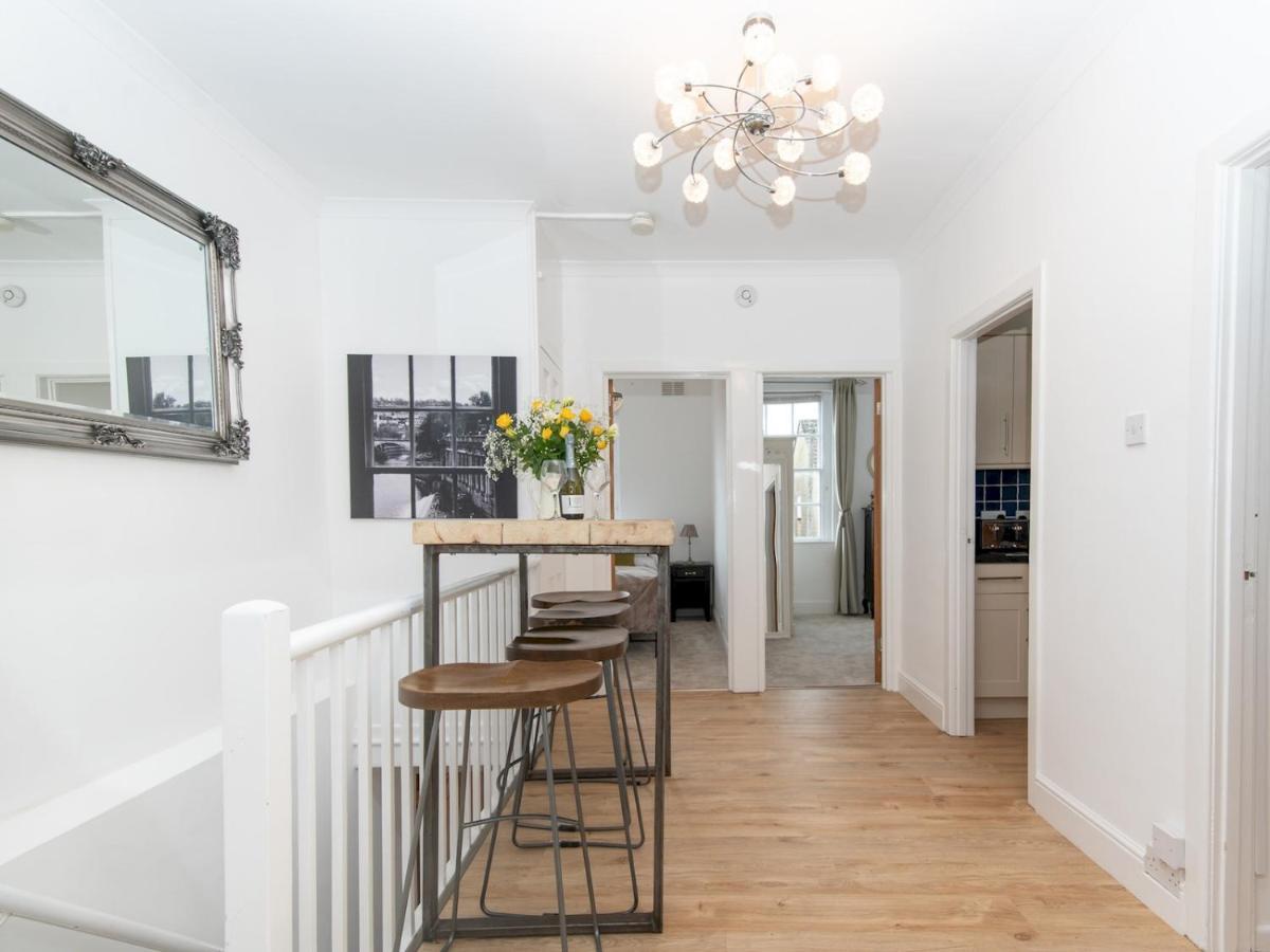 Pass The Keys Stylish 2 Bed Central Bath Apartment With Parking Exterior foto